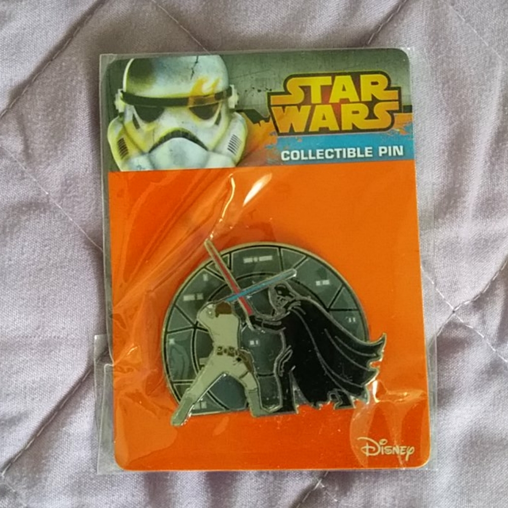 *Geek Alert!* NWOT Star Wars Collectors Pin
